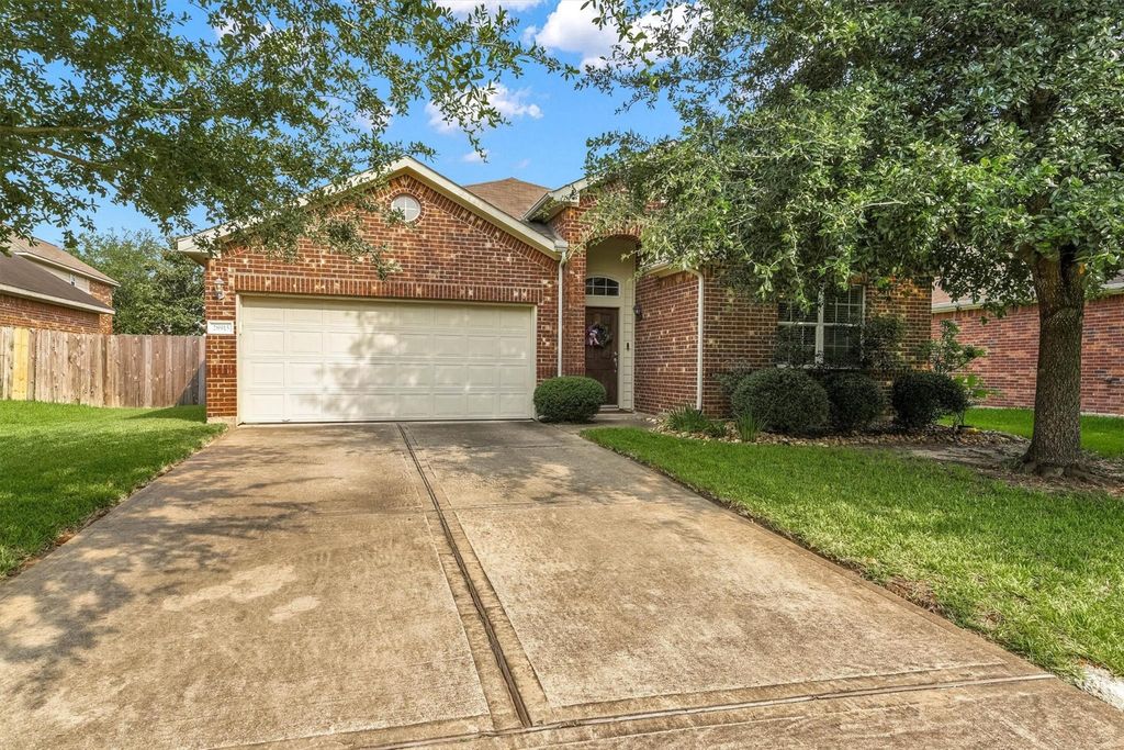 28915 Hidden Lake W, Magnolia, TX 77354