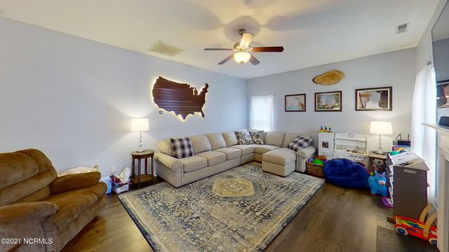 128 Katrina Street, Sneads Ferry, NC 28460
