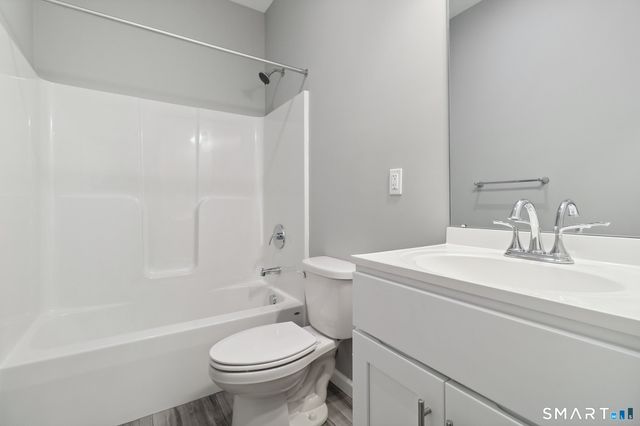 10 Steele Boulevard 201, Berlin, CT 06037