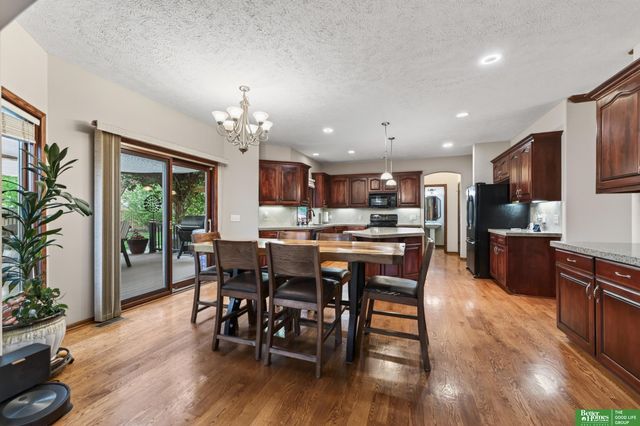 5420 S 164th Street, Omaha, NE 68135