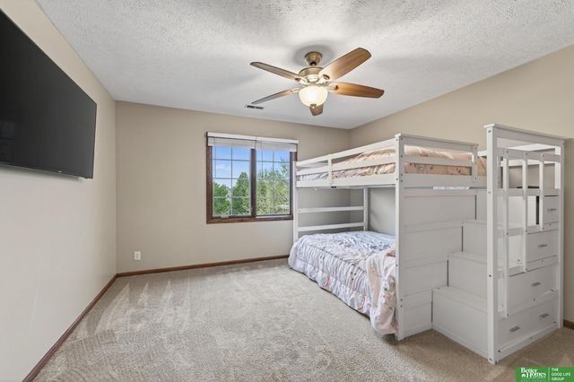 5420 S 164th Street, Omaha, NE 68135