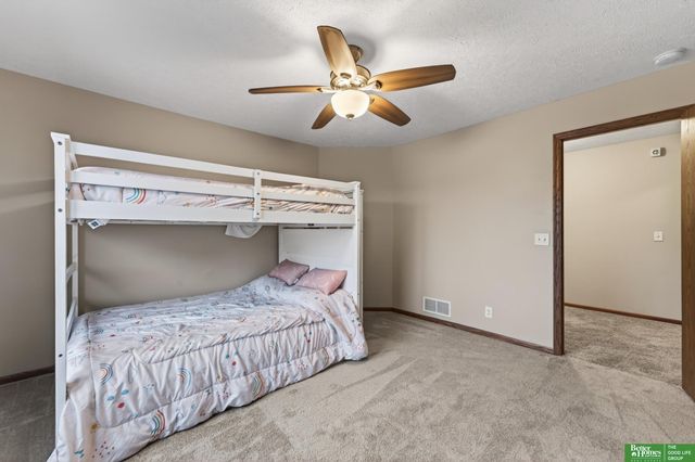 5420 S 164th Street, Omaha, NE 68135