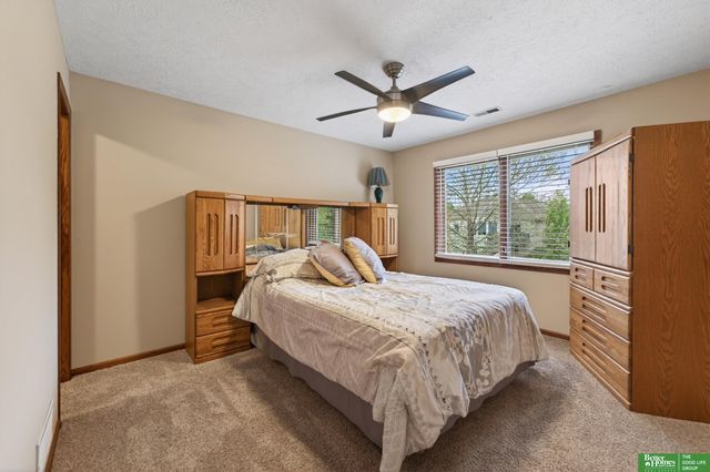 5420 S 164th Street, Omaha, NE 68135