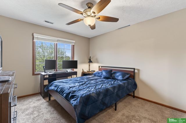 5420 S 164th Street, Omaha, NE 68135