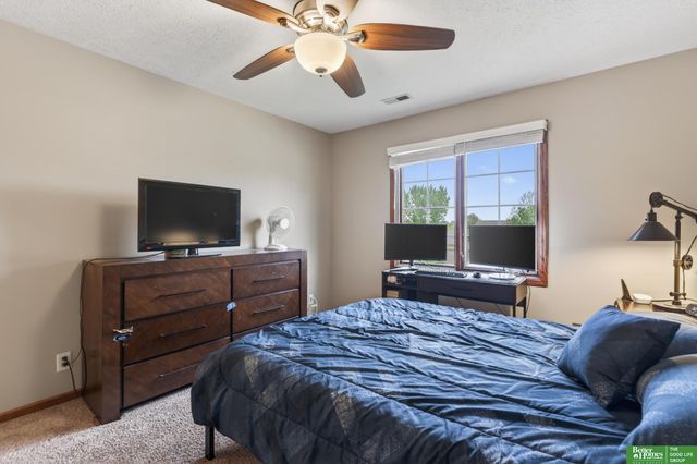 5420 S 164th Street, Omaha, NE 68135
