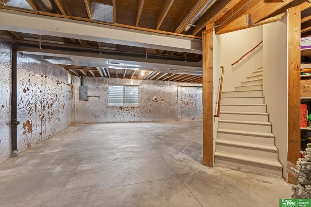 5420 S 164th Street, Omaha, NE 68135