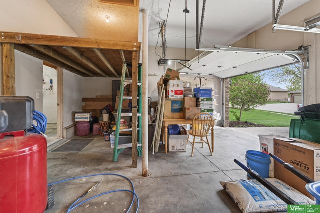 5420 S 164th Street, Omaha, NE 68135