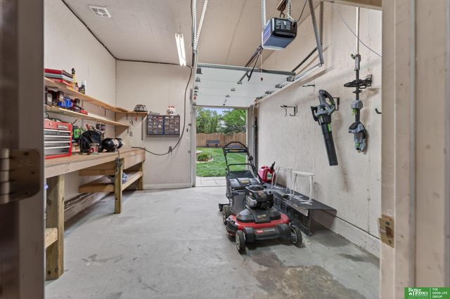 5420 S 164th Street, Omaha, NE 68135