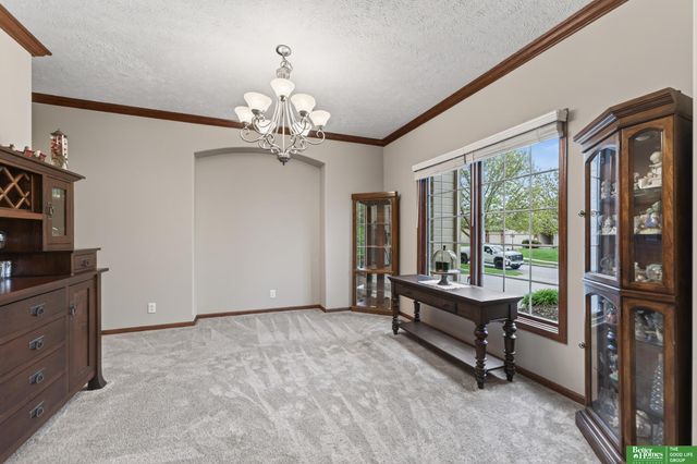 5420 S 164th Street, Omaha, NE 68135