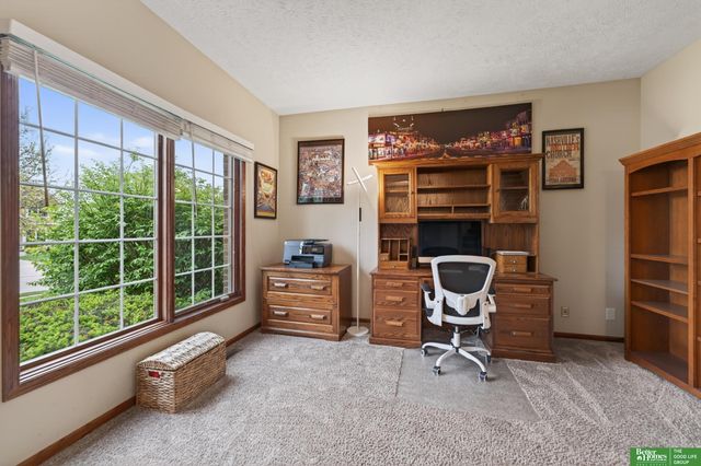 5420 S 164th Street, Omaha, NE 68135