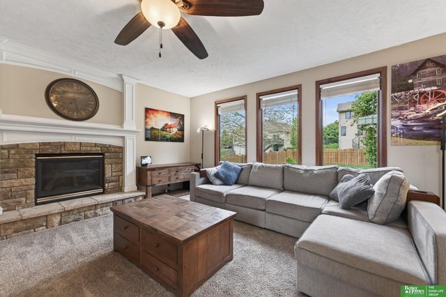 5420 S 164th Street, Omaha, NE 68135