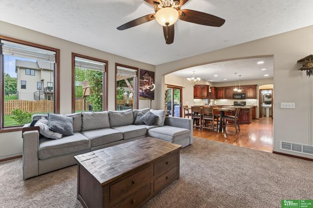 5420 S 164th Street, Omaha, NE 68135