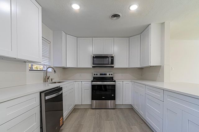 118 Milliken Drive, Livingston, TX 77351