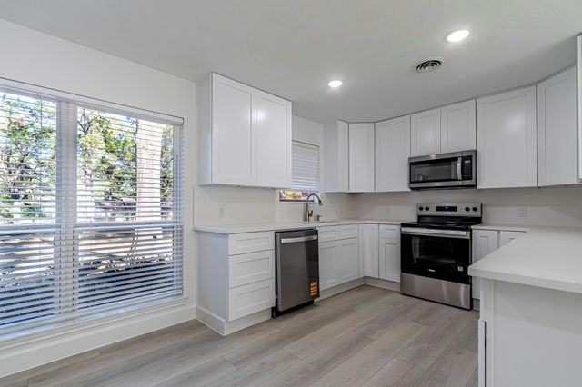 118 Milliken Drive, Livingston, TX 77351