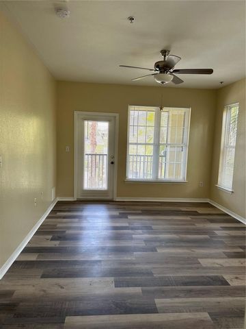 10011 COURTNEY PALMS BOULEVARD 201, Tampa, FL 33619