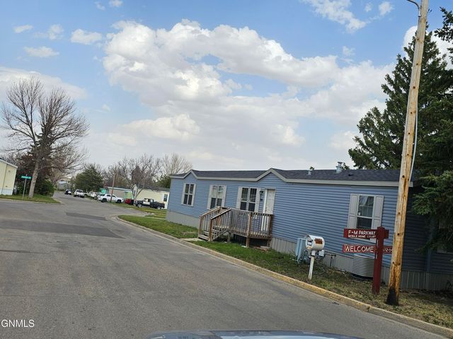 1916 Sioux Street, Williston, ND 58801 property photo