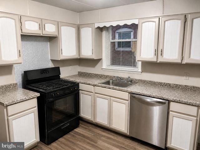 2320 GREEN ST, Harrisburg, PA 17110
