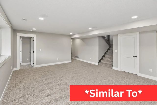 614 NE Doe Pointe Drive, Ankeny, IA 50021