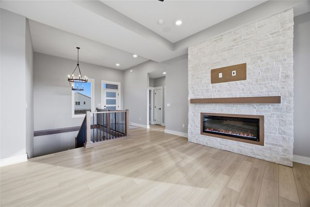 614 NE Doe Pointe Drive, Ankeny, IA 50021