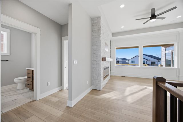 614 NE Doe Pointe Drive, Ankeny, IA 50021