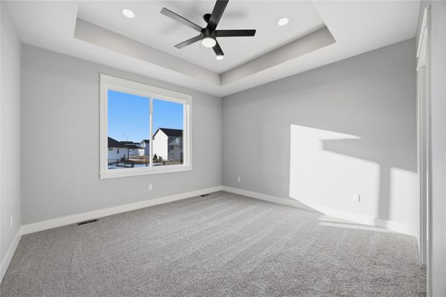 614 NE Doe Pointe Drive, Ankeny, IA 50021