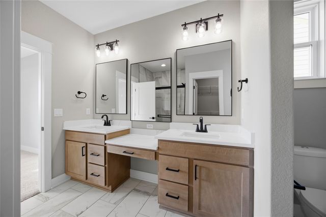 614 NE Doe Pointe Drive, Ankeny, IA 50021