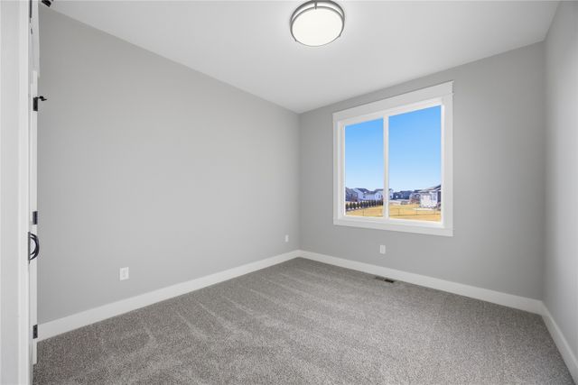 614 NE Doe Pointe Drive, Ankeny, IA 50021