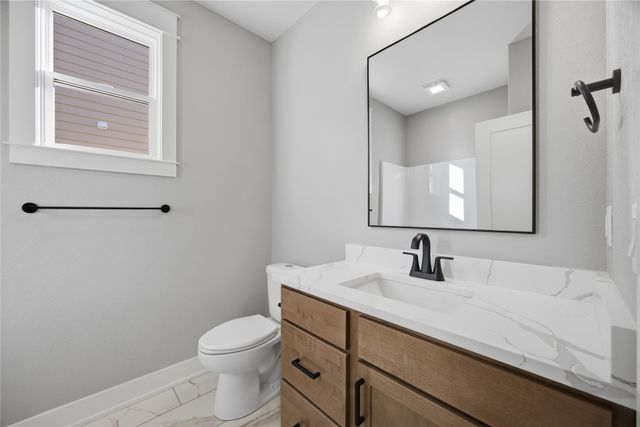 614 NE Doe Pointe Drive, Ankeny, IA 50021