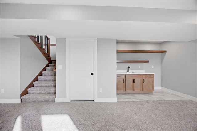 614 NE Doe Pointe Drive, Ankeny, IA 50021