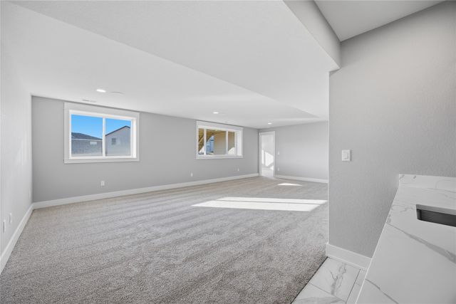 614 NE Doe Pointe Drive, Ankeny, IA 50021