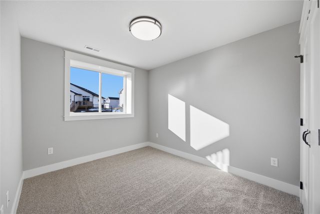 614 NE Doe Pointe Drive, Ankeny, IA 50021