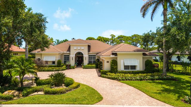 10135 SE Sandpine Lane, Hobe Sound, FL 33455