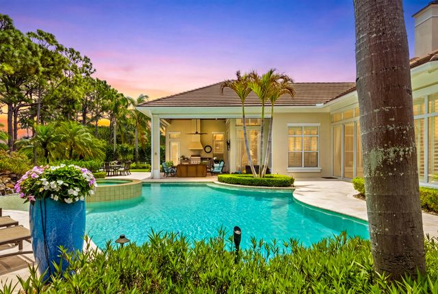 10135 SE Sandpine Lane, Hobe Sound, FL 33455