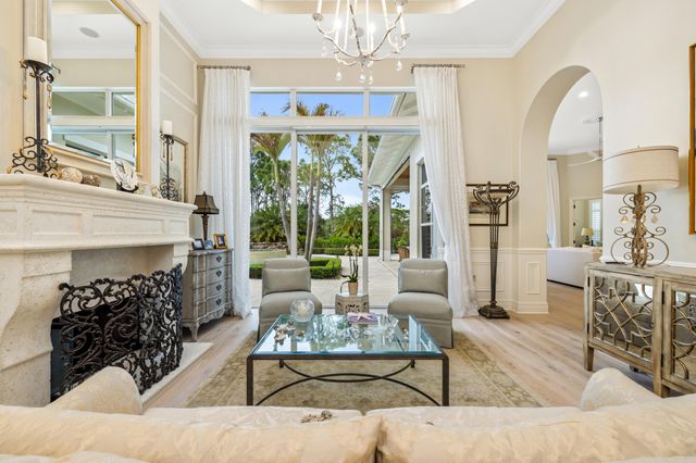 10135 SE Sandpine Lane, Hobe Sound, FL 33455