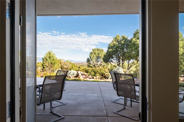 26 Aloe Circle, Santa Fe, NM 87506