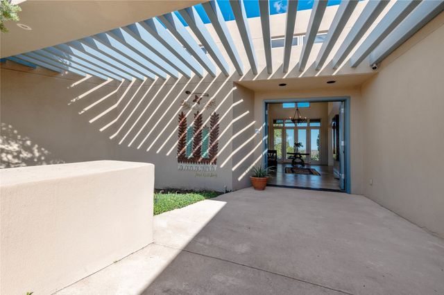 26 Aloe Circle, Santa Fe, NM 87506