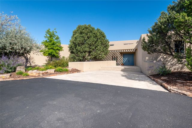 26 Aloe Circle, Santa Fe, NM 87506
