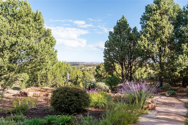 26 Aloe Circle, Santa Fe, NM 87506