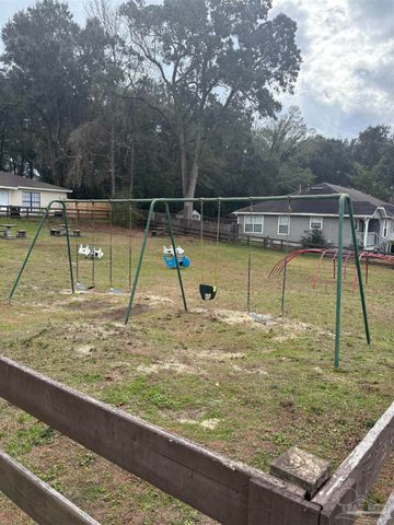 2324 Shoal Creek Dr, Pensacola, FL 32514