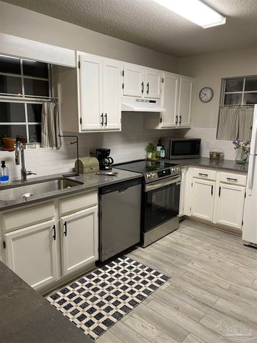 2324 Shoal Creek Dr, Pensacola, FL 32514