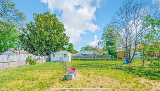 24 Saint Albans DR, Hampton, VA 23669