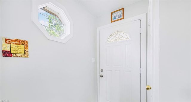 24 Saint Albans DR, Hampton, VA 23669