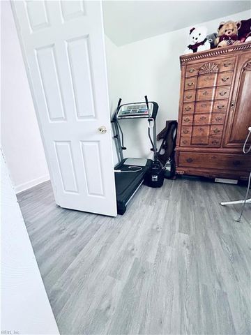 24 Saint Albans DR, Hampton, VA 23669