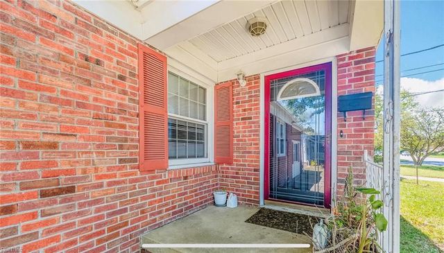 24 Saint Albans DR, Hampton, VA 23669