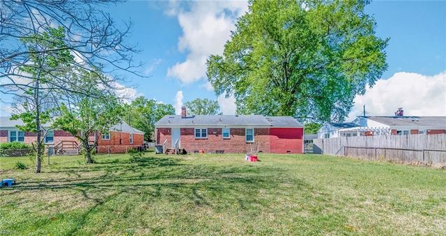 24 Saint Albans DR, Hampton, VA 23669