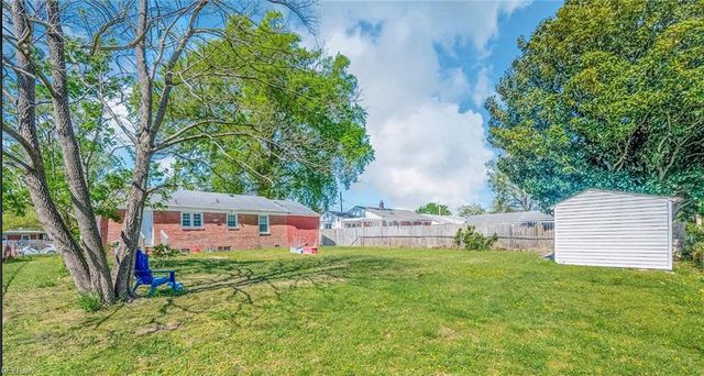 24 Saint Albans DR, Hampton, VA 23669