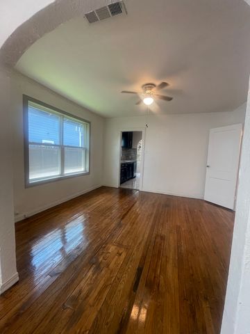 3819 Roseland Avenue, Dallas, TX 75204