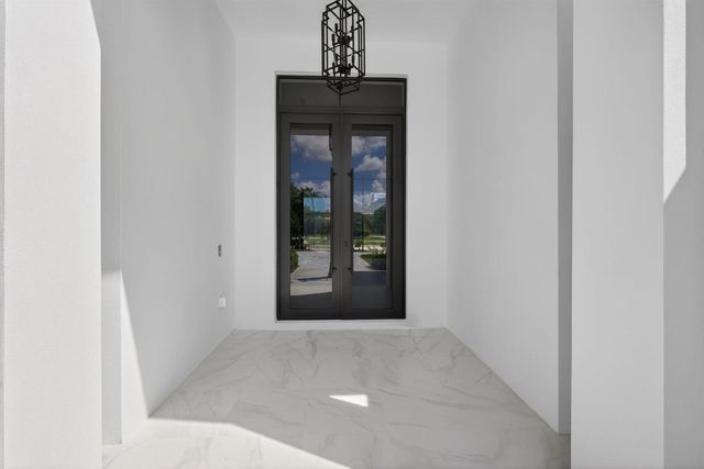 8771 Man O War Road, Palm Beach Gardens, FL 33418