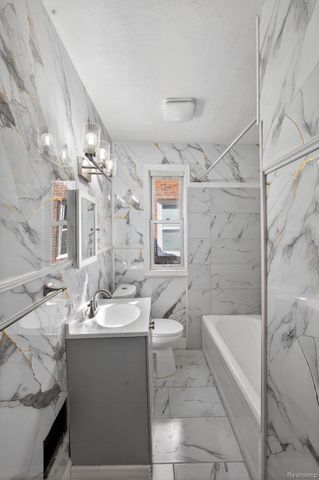 9988 Somerset Avenue, Detroit, MI 48224