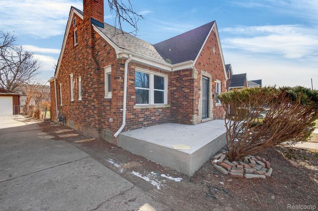 9988 Somerset Avenue, Detroit, MI 48224